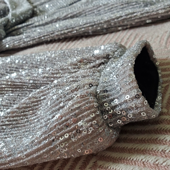Dynamite - V Neck Sequin Wrap Dress - Picture 9 of 11